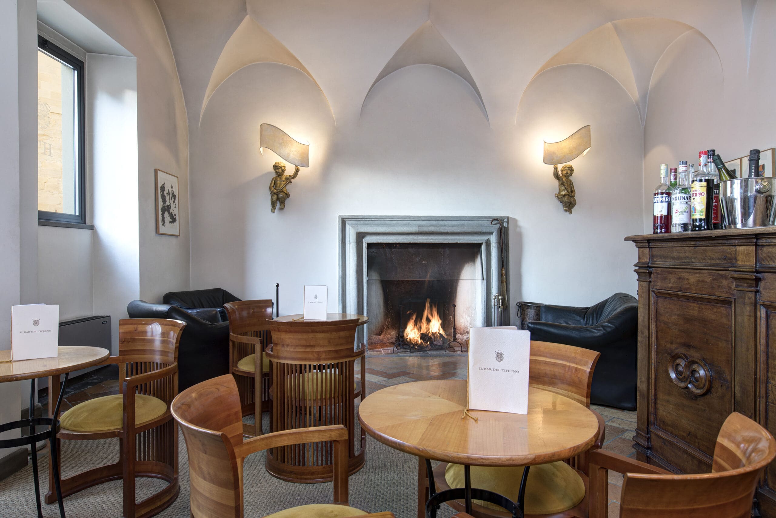 Bar The Fireplace D-04-4228