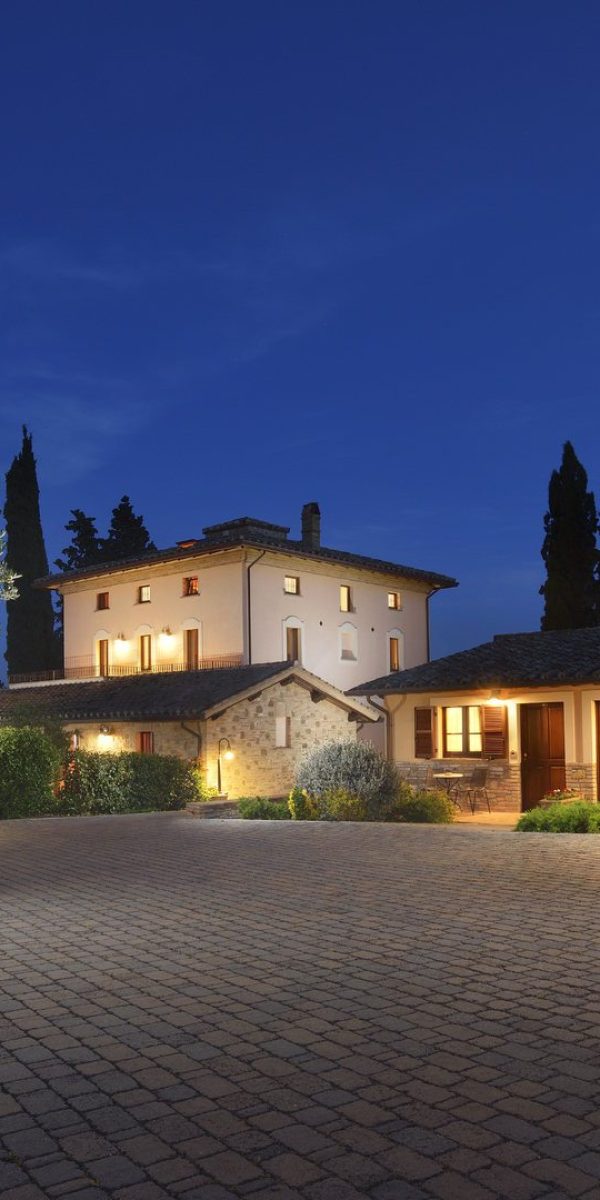borgo-notturna borgo-notturna
