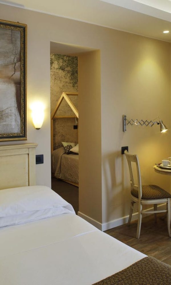 hotelportanuova10family-1 hotelportanuova10family-1